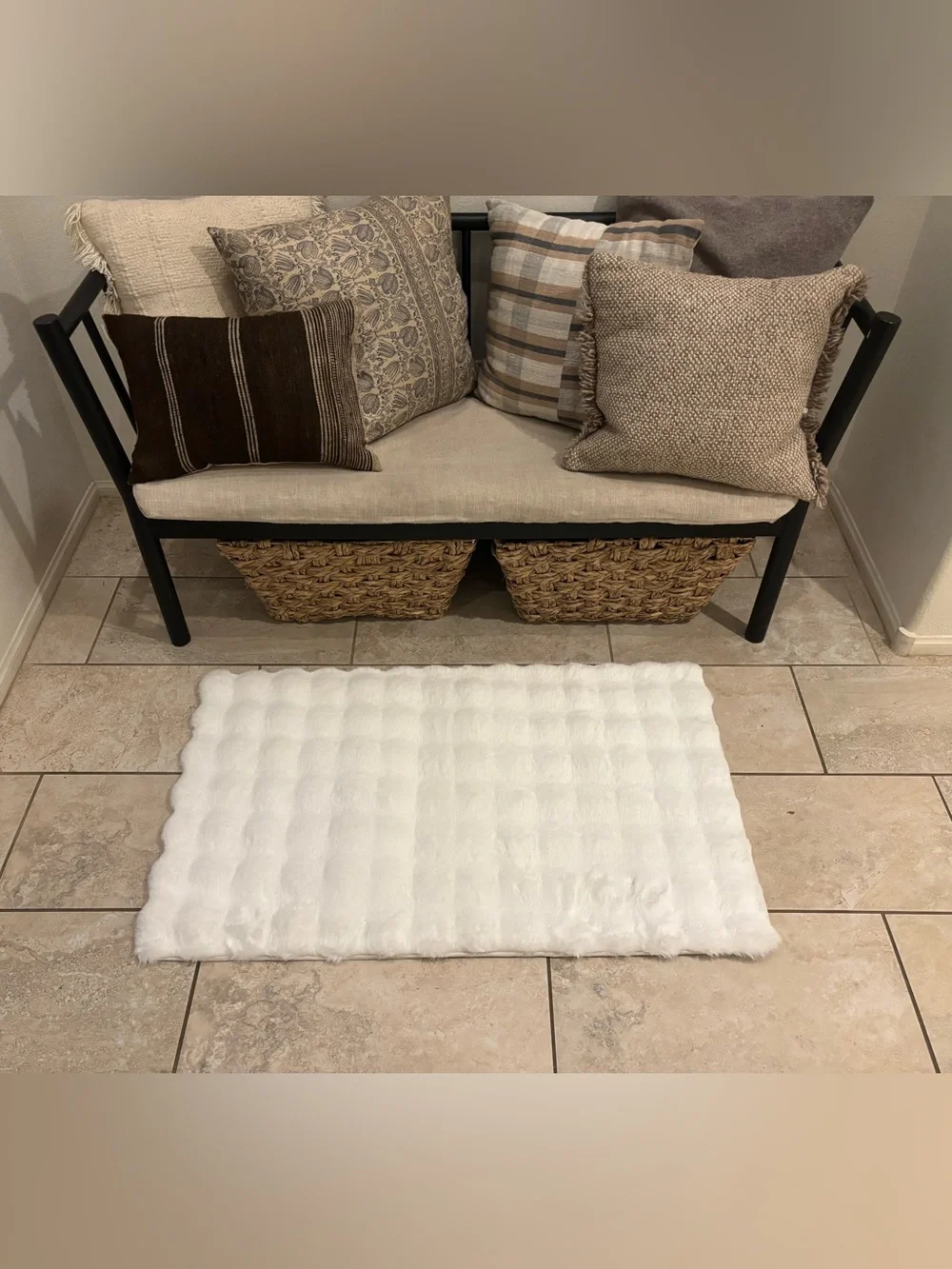 NWOT Plush White Bath Rug - Soft Tufted Bathroom Mat